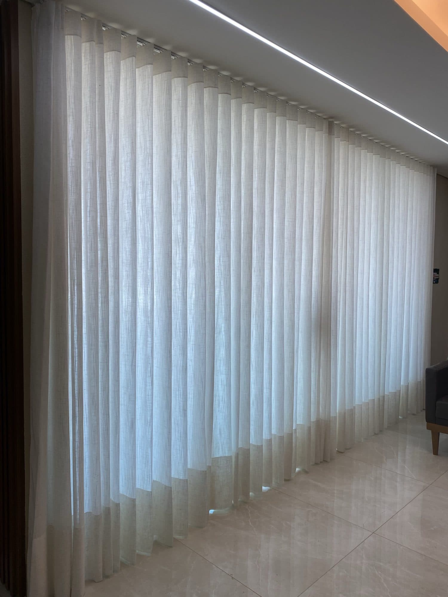 Cortina wave em corredor